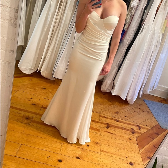 Adam Zohar wedding gown - Picture 7 of 10